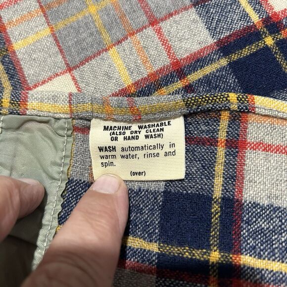 Pendleton Short Sleeve Shirt, Size M, Vintage Plaid 1970's - 80's, 100% Wool - Picture 5 of 6